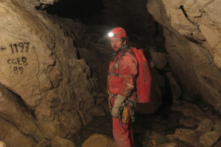 Tierra de Aventuras 3 de abril de 2021. Espeleología con Sergio García Dils. Mercedes Arruebo. Carlos Garranzo