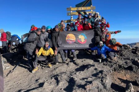 Tierra de Aventuras 18 de diciembre de 2022. Xperiencia Kilimanjaro. Mapas de Tela. Montaña Segura. 600 Preguntas y pico.