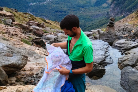 ¿Sabrías orientarte en la montaña con un mapa?